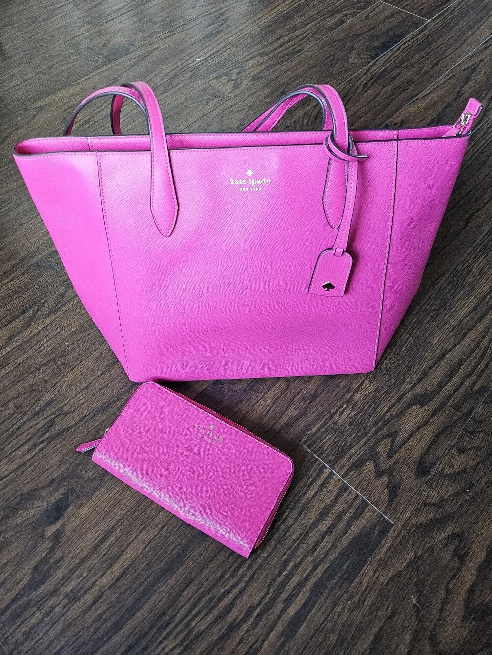 kate spade bright pink tote with hang tag